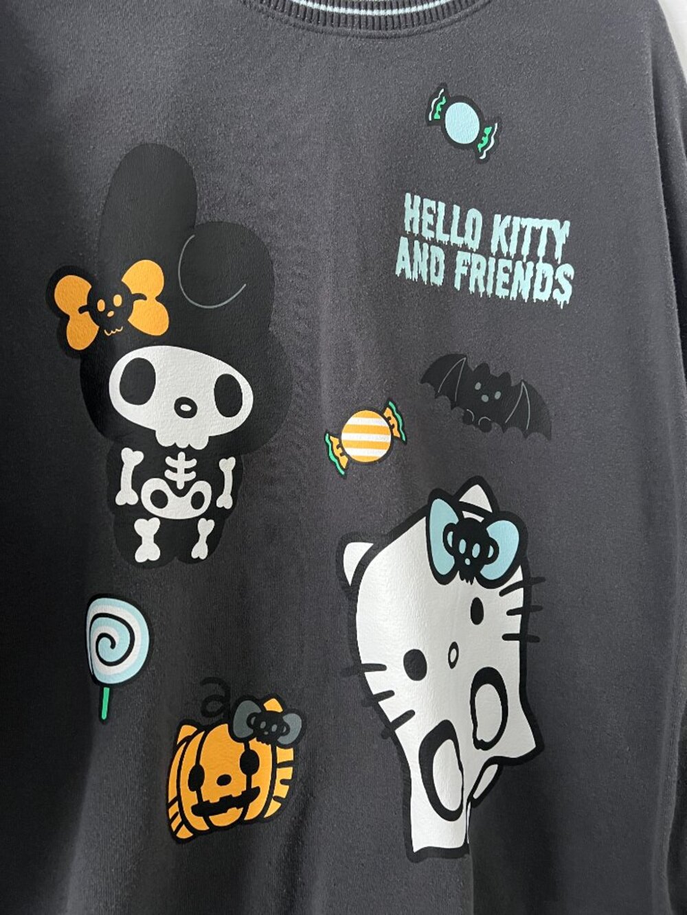 Hello Kitty and Friends by Sanrio Hybrid Women's Halloween Sweatshirt Black XXL - Picture 2 of 10